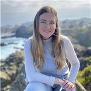 Je vais enseigner ma langue maternelle, l’espagnol, à tous ce qui désirent l’apprendre. Comme je suis traductrice et interprète (espagnol-français-anglais), j’ai les outils nécessaires pour partager mes connaissances